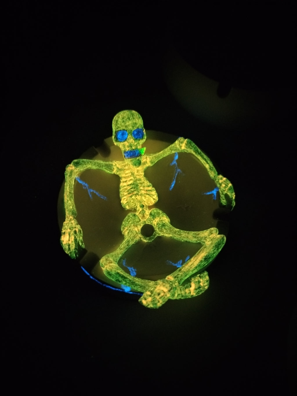 Dekorativer Skelett Aschenbecher – Glow in the Dark, handgemacht, originelles Geschenk