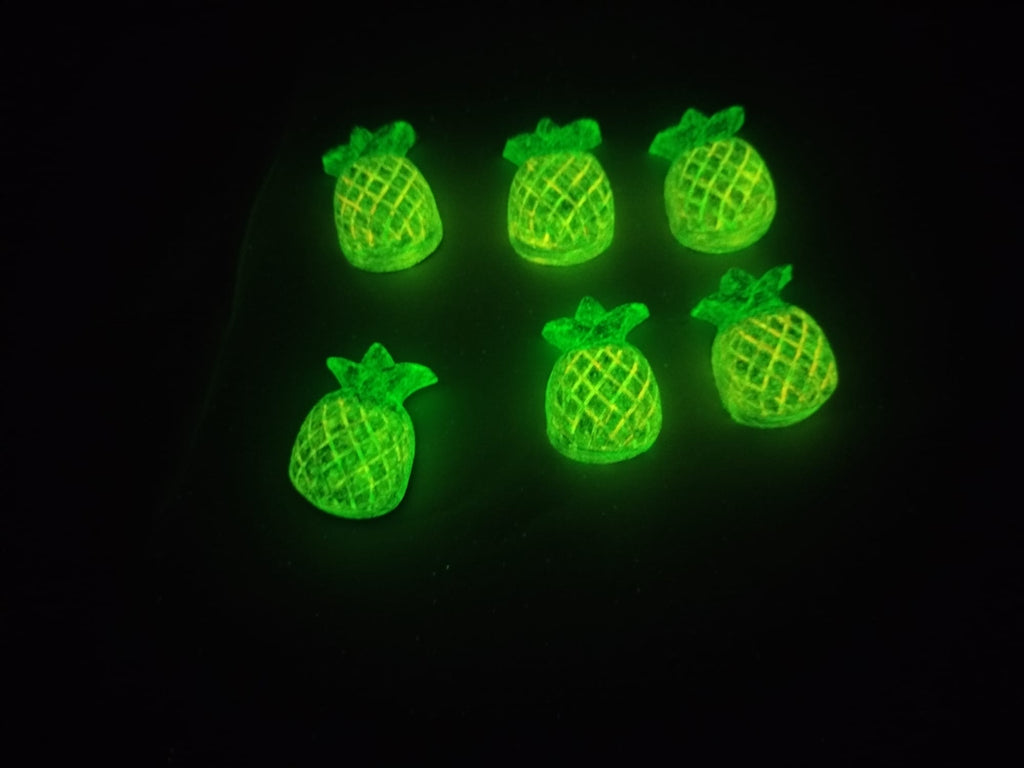 Leuchtende Ananas Magnete – Set (6 Stück) | Glow in the Dark | Handgemachte Deko