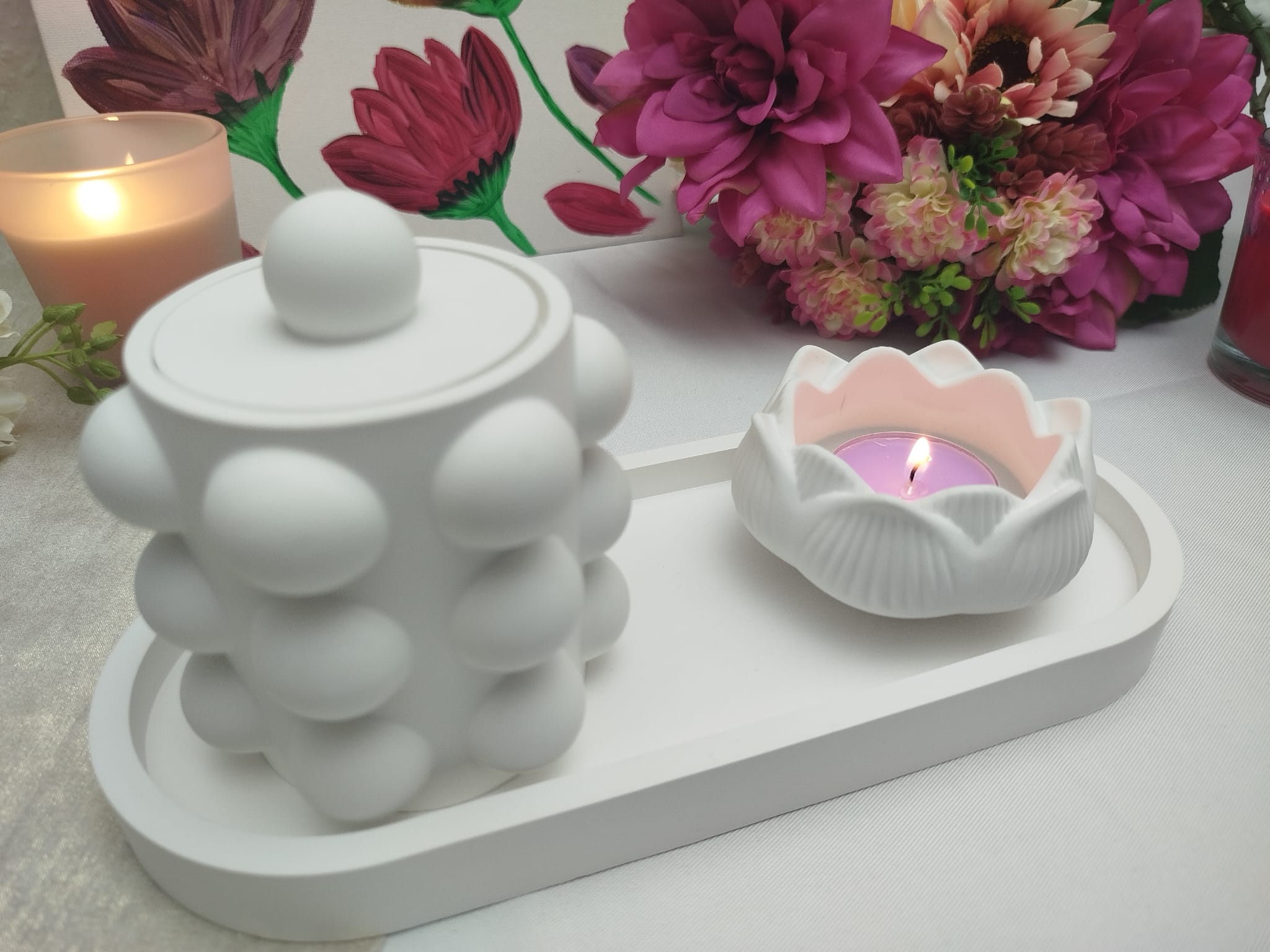 Elegantes Keramik Deko Set in Weiß – Tablett mit Lotus-Kerzenhalter & Dose | Modern & Handgefertigt
