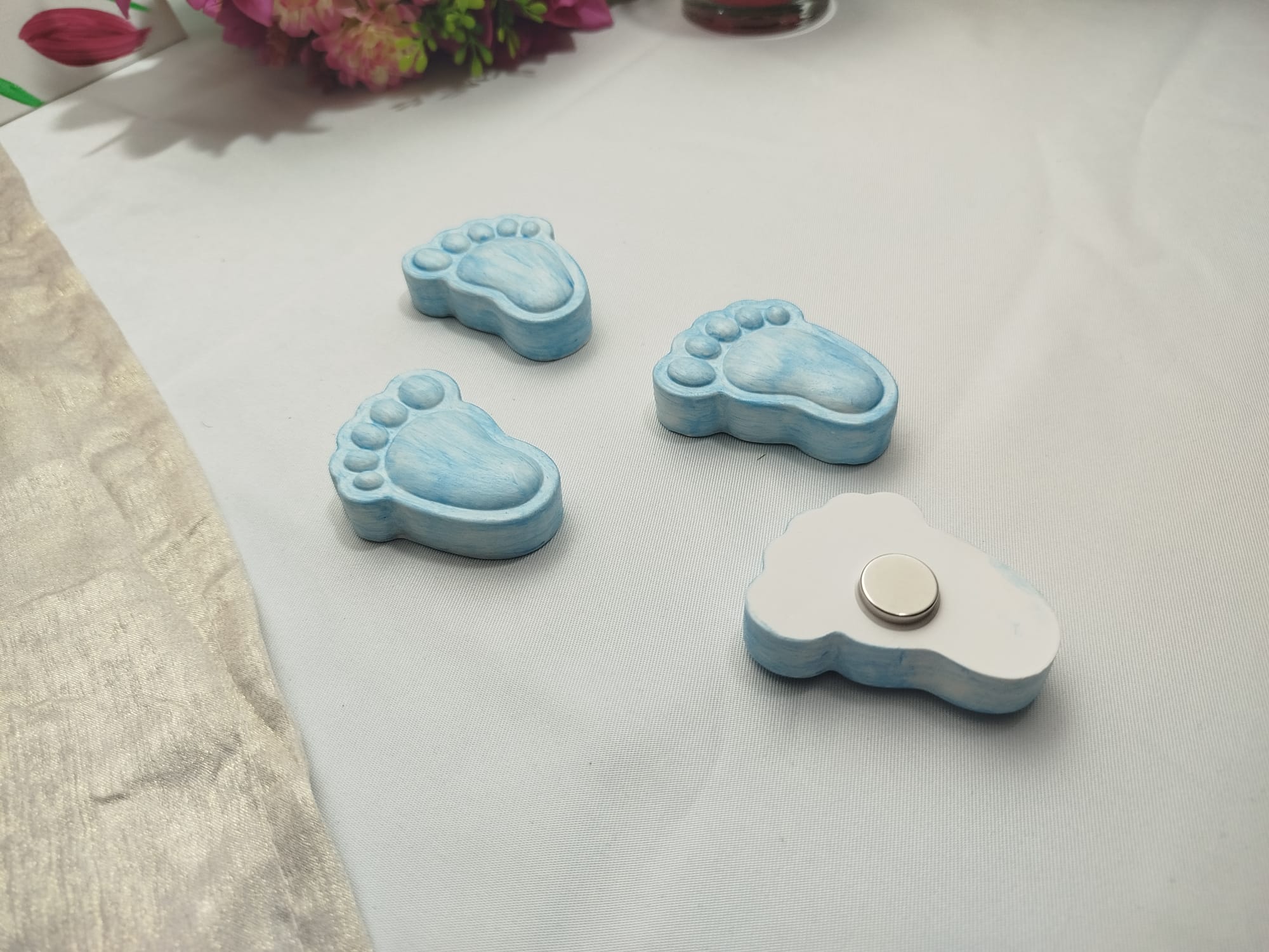 Leuchtende Baby Fußabdruck Magnete – Geschenk zur Geburt & Gender Reveal