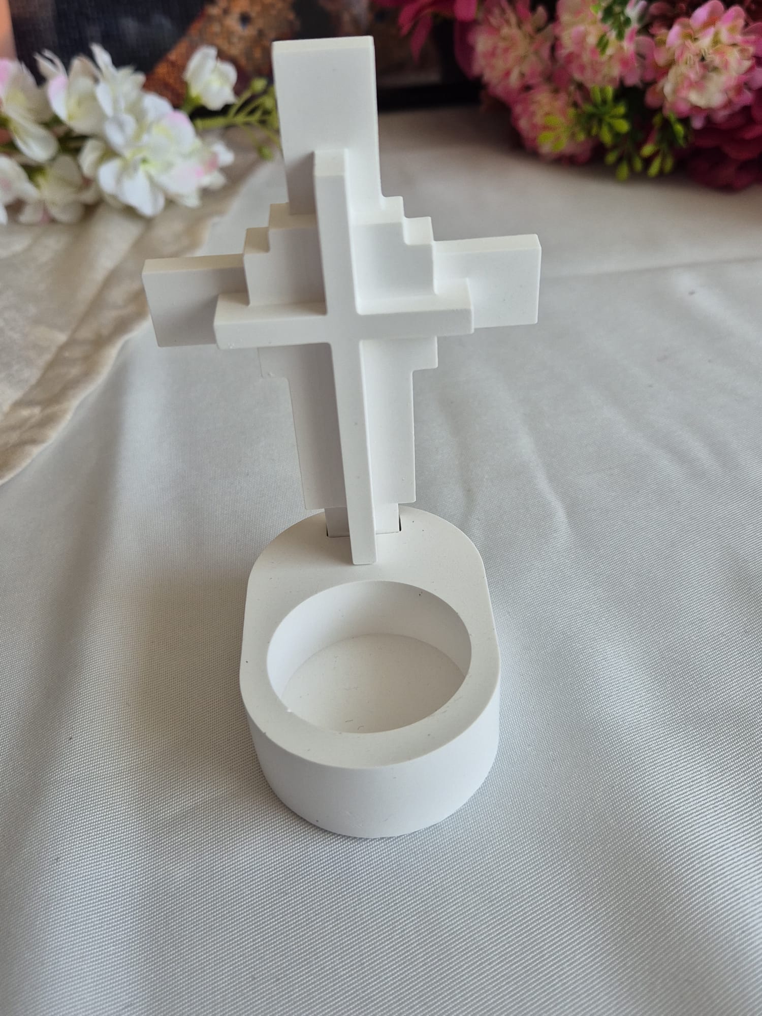Kreuz Kerzenhalter aus Keramik – Handgemacht | Gedenklicht, Geschenk zur Taufe, Deko mit Bedeutung