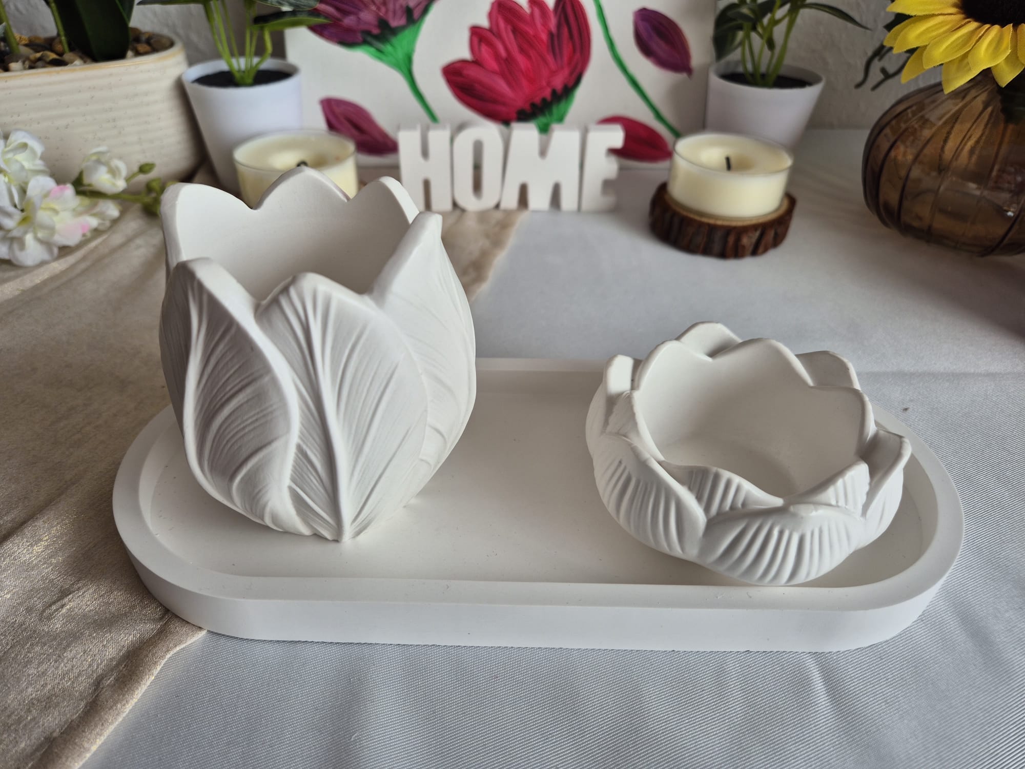 Handgemachtes Keramik Deko Set Weiß – Vase, Lotus Kerzenhalter & Tablett | Elegante Wohnaccessoires