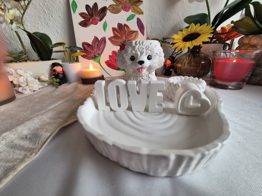 Handgemachtes Hunde Deko Set mit Tablett & LOVE Schriftzug – Elegante Keramik Geschenkidee für Hundeliebhaber