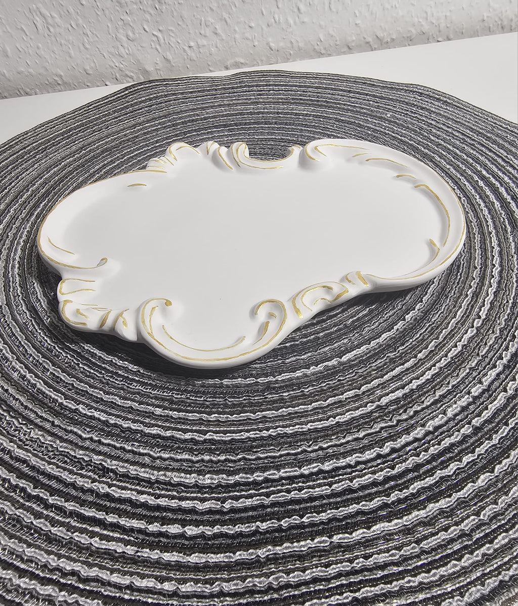 Asymmetrische Keramiktablett Weiß mit Gold | Dekotablett für Schmuck, Kerzen & Wohnaccessoires | 20 × 16 cm | Handmade