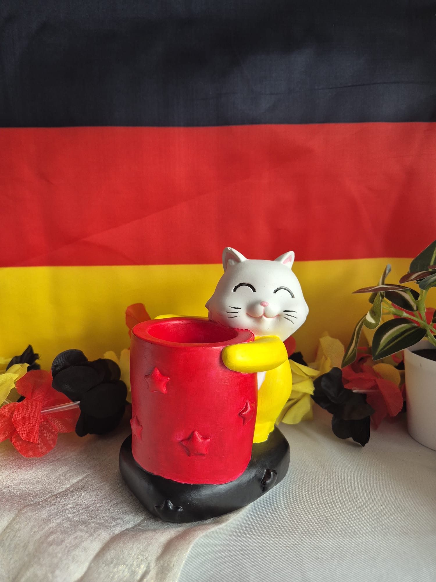 Katze Pisi – Deutschlands kleine Glückskatze 🇩🇪 | Limitierte Sonderedition 2026 - Nur 5 Stück verfügbar – exklusiv für Deutschland und die Fußballsaison 2026 handbem