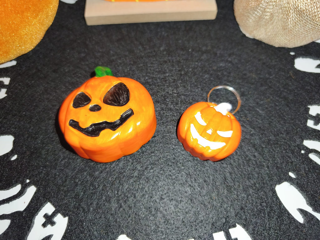Halloween Kürbis Set – Kühlschrankmagnet & Schlüsselanhänger | Handgemacht