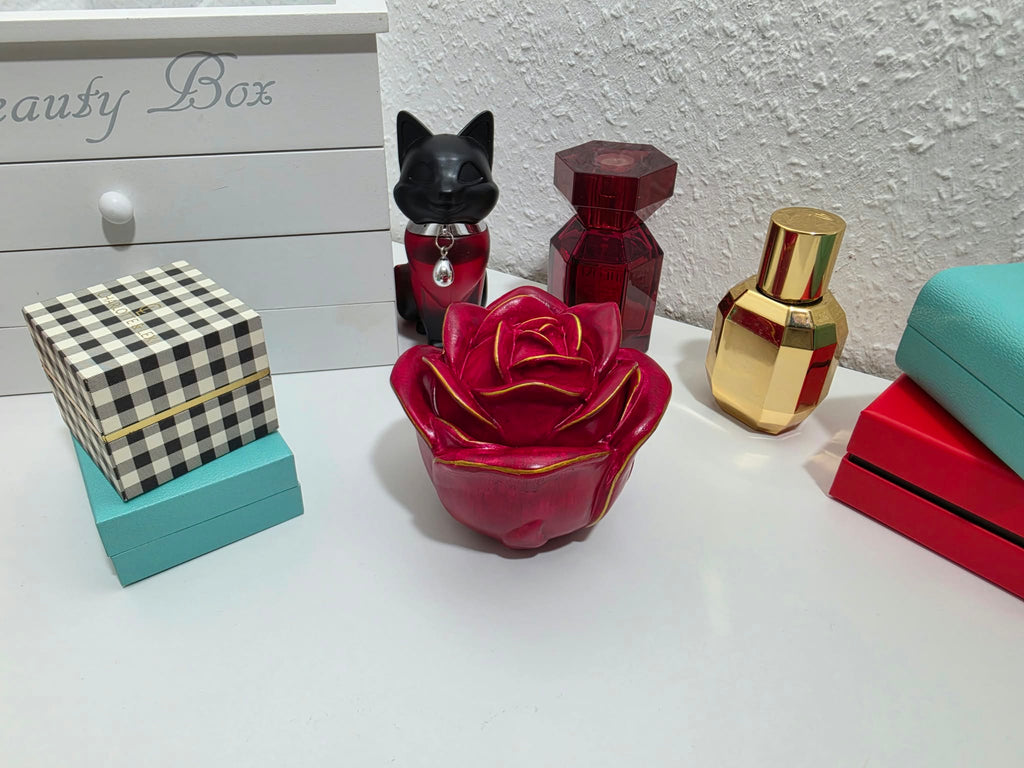 Rote Rosen-Schmuckdose mit Deckel – Handbemalte Aufbewahrungsdose mit Goldakzenten
