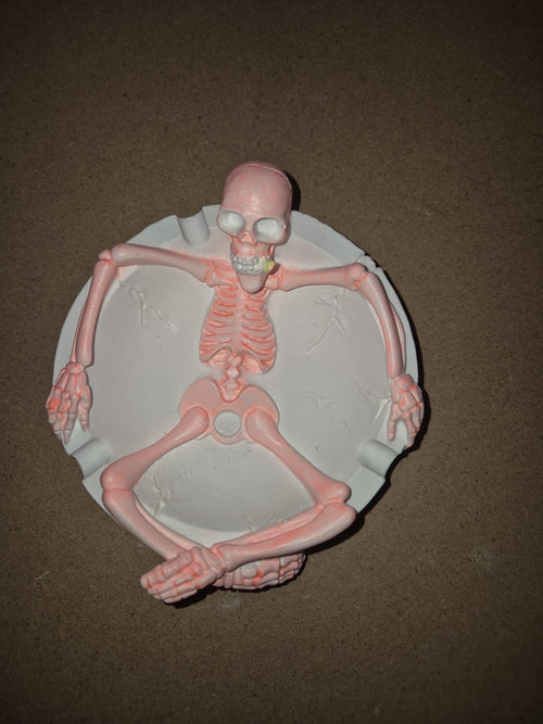 Dekorativer Skelett Aschenbecher – Glow in the Dark, handgemacht, originelles Geschenk