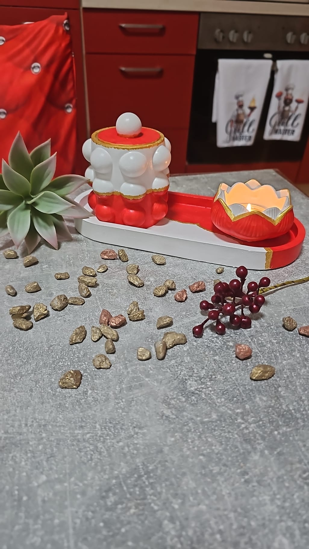 Handgefertigtes Deko-Set aus Keramik – Lotus & Dose auf Tablett (Rot/Schwarz, Premium Qualität)