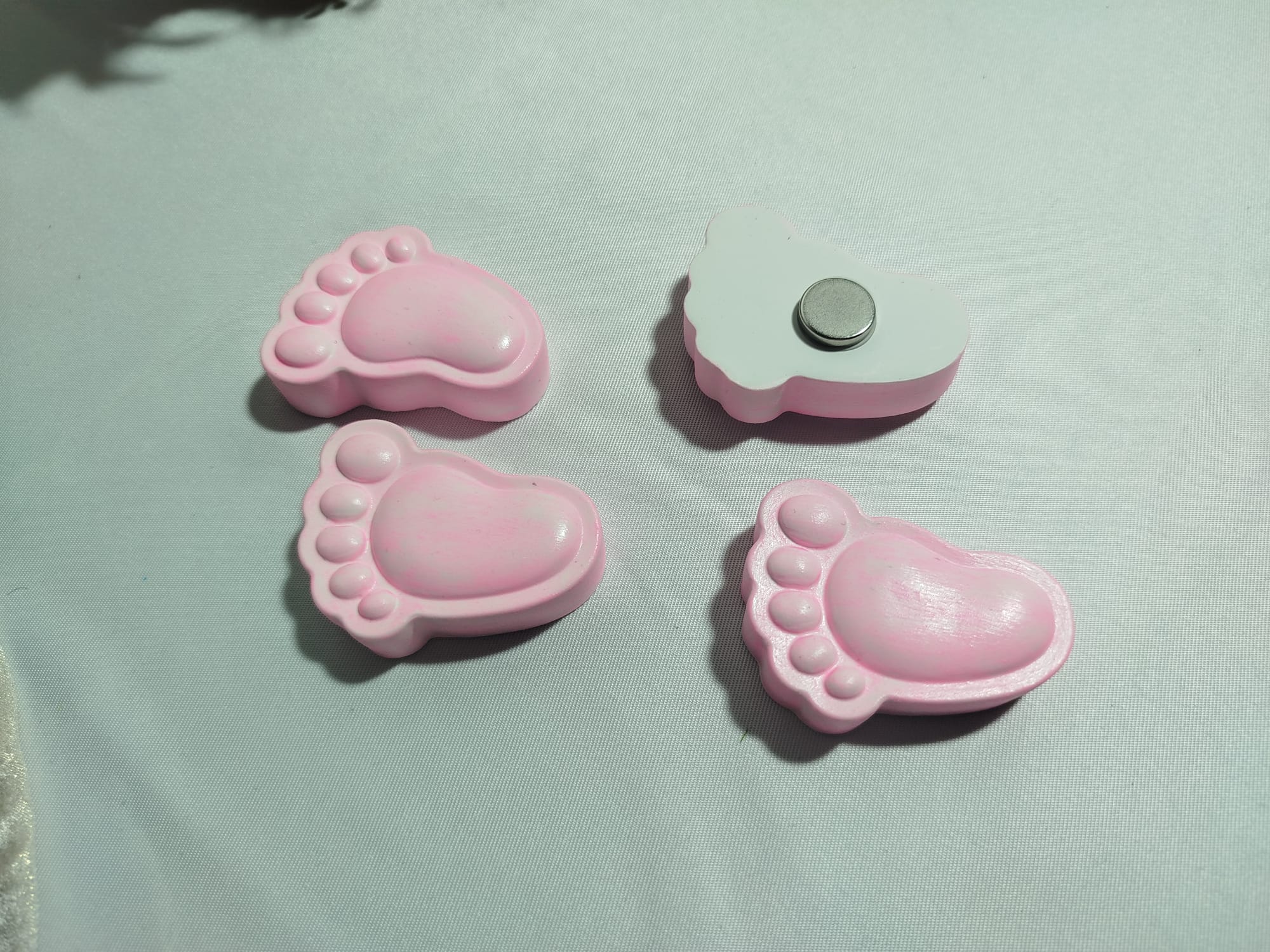 Leuchtende Baby Fußabdruck Magnete – Geschenk zur Geburt & Gender Reveal