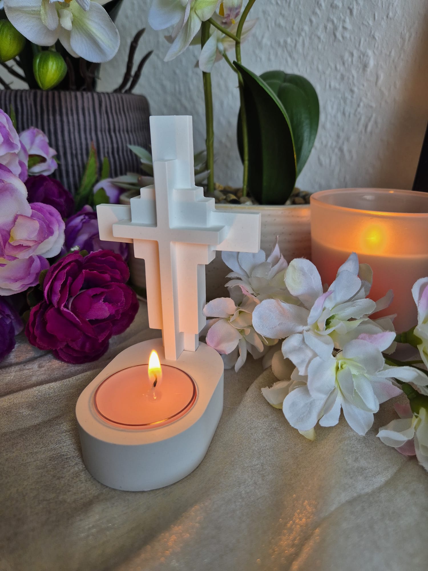 Kreuz Kerzenhalter aus Keramik – Handgemacht | Gedenklicht, Geschenk zur Taufe, Deko mit Bedeutung