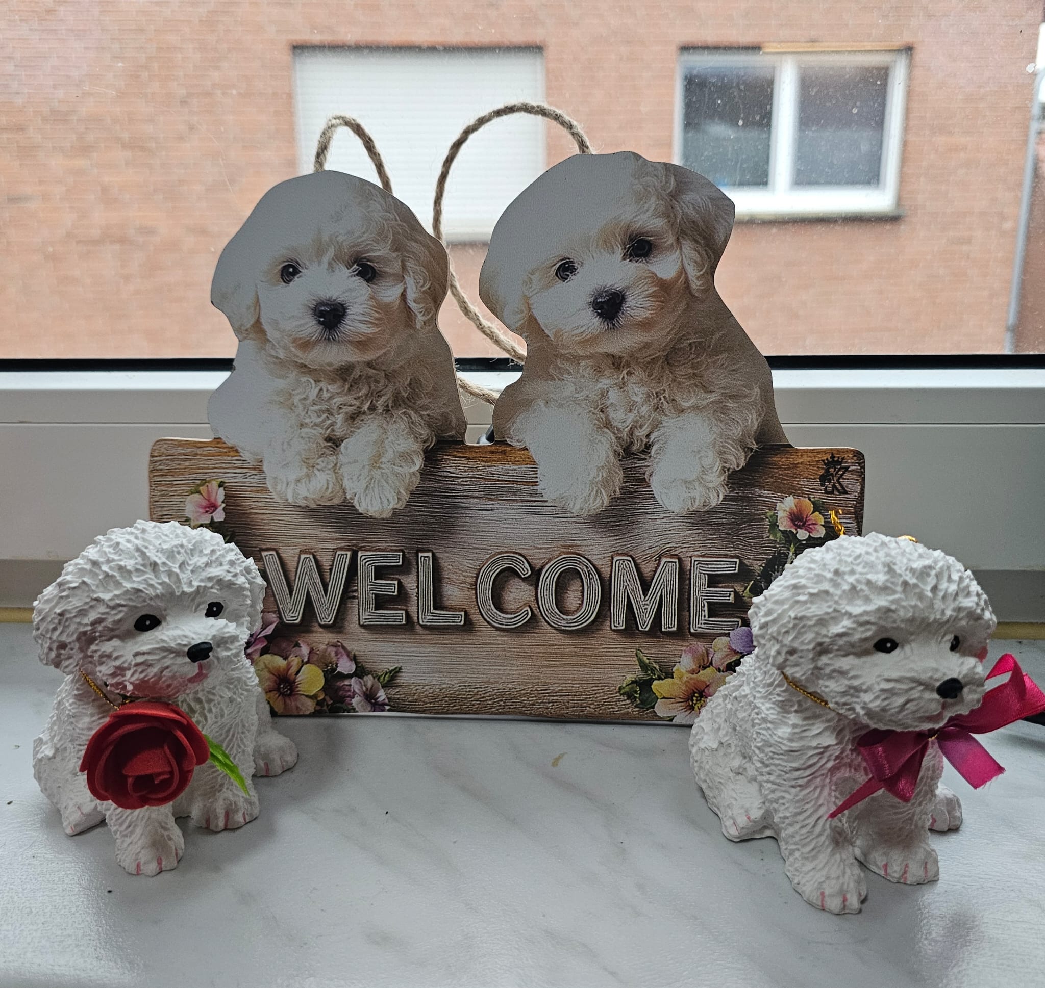 Handgemachte Bichon Hund Figur aus Keramik – Dekoration & Geschenkidee