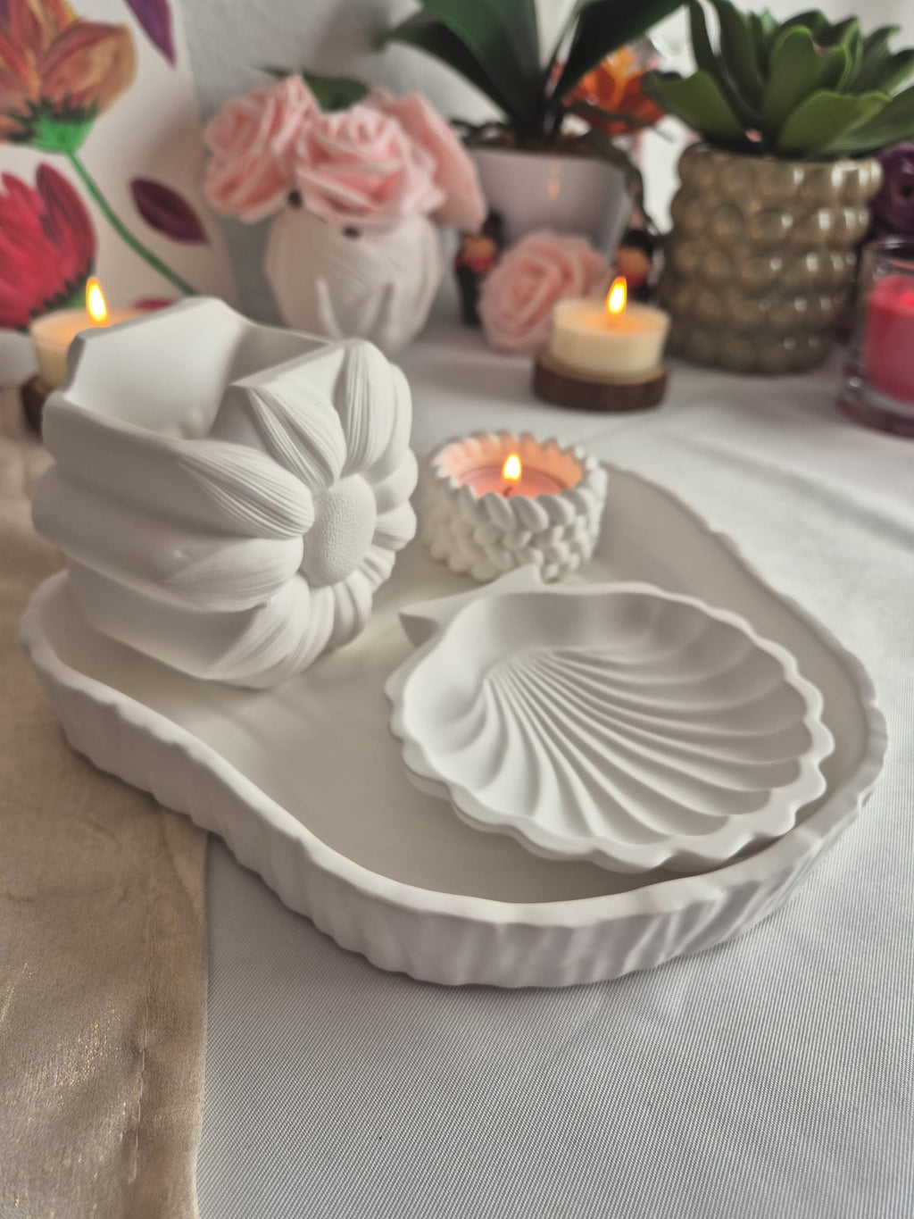 Handgemachtes Keramik Deko Set Weiß – Tablett, Muschel Schmuckschale, Blumenvase & Kerzenhalter | Elegante Home Deko