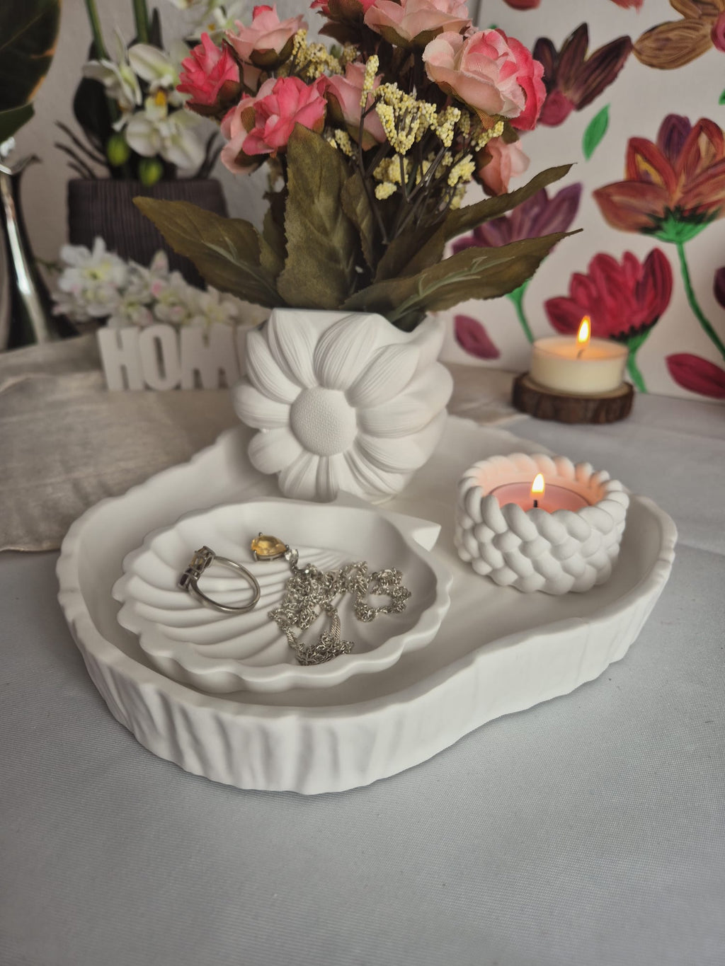 Handgemachtes Keramik Deko Set Weiß – Tablett, Muschel Schmuckschale, Blumenvase & Kerzenhalter | Elegante Home Deko