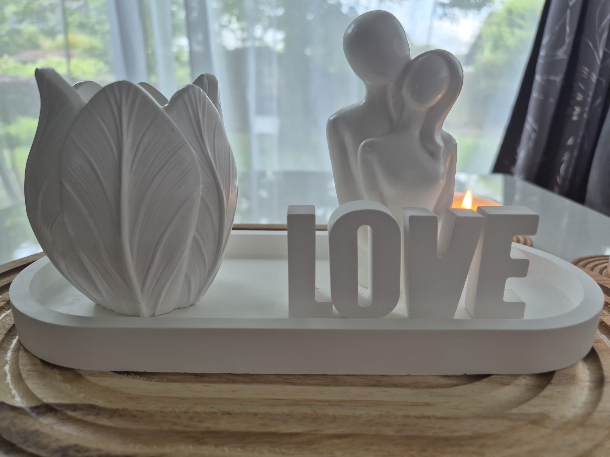 Handgemachtes Love Deko Set mit Vase & Paarfigur – Romantische Keramik Tablett Deko für Wohnzimmer, Hochzeit & Geschenkidee