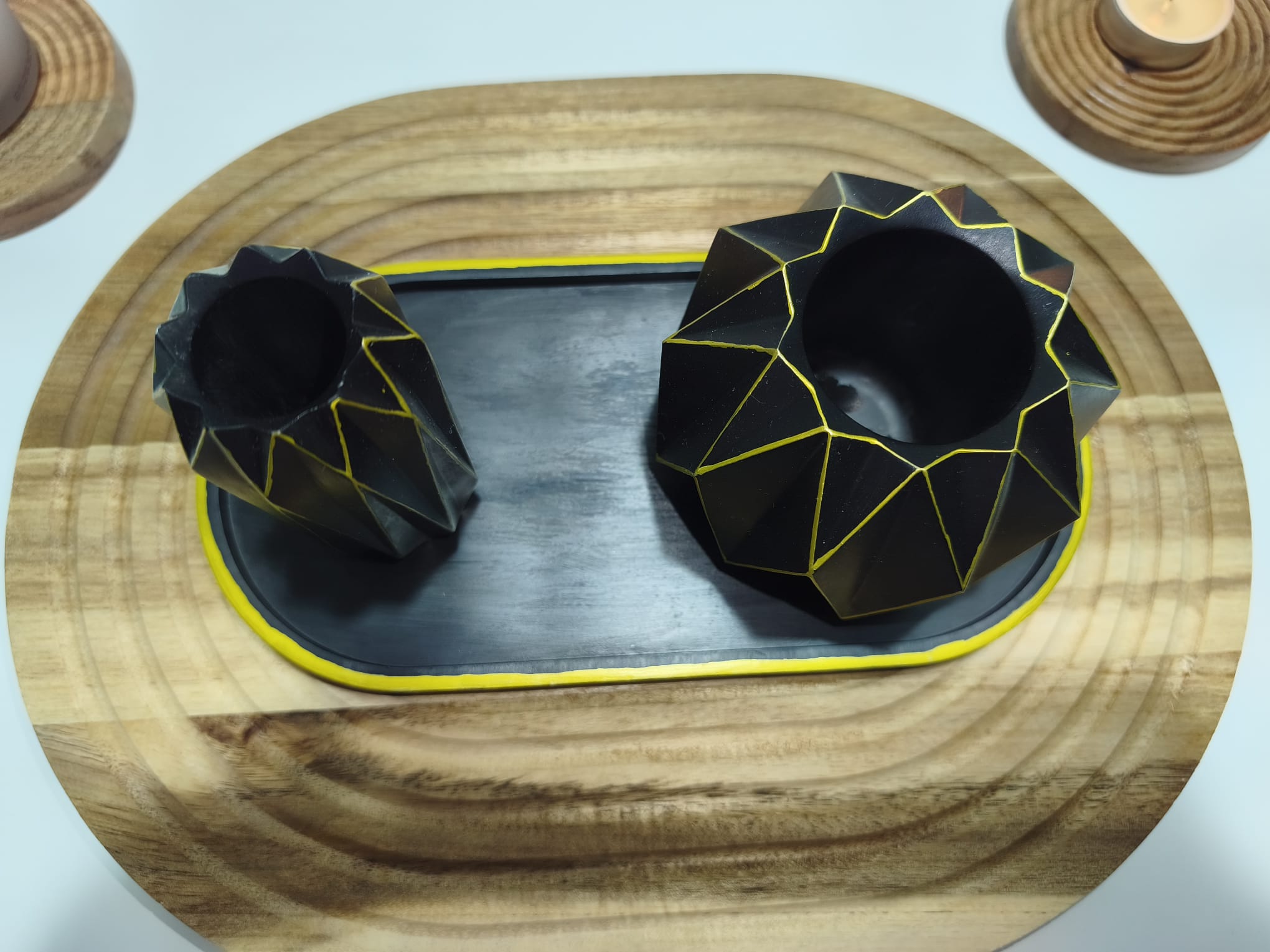 Deko Set Schwarz Gold – Handgefertigte Vasen & Tablett | Moderne Wohndeko